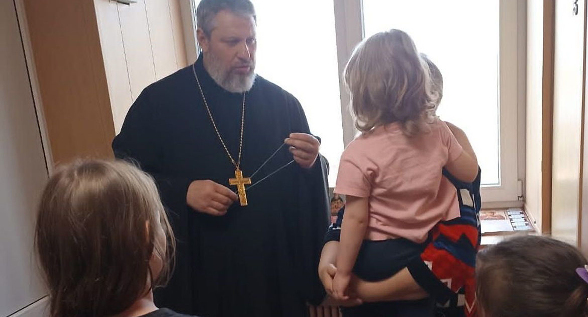 Шахтинская епархия организовала размещение и питание беженцев с Донбасса