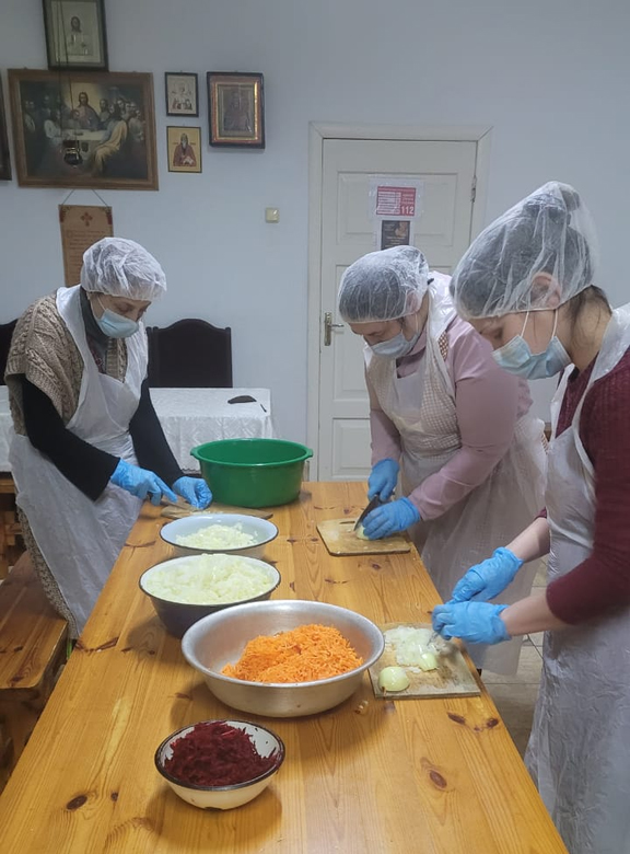 Шахтинская епархия организовала размещение и питание беженцев с Донбасса