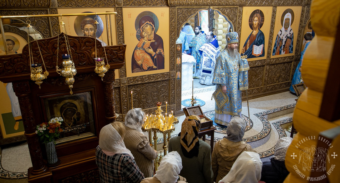 В Луганской епархии молятся о мире и умножении любви